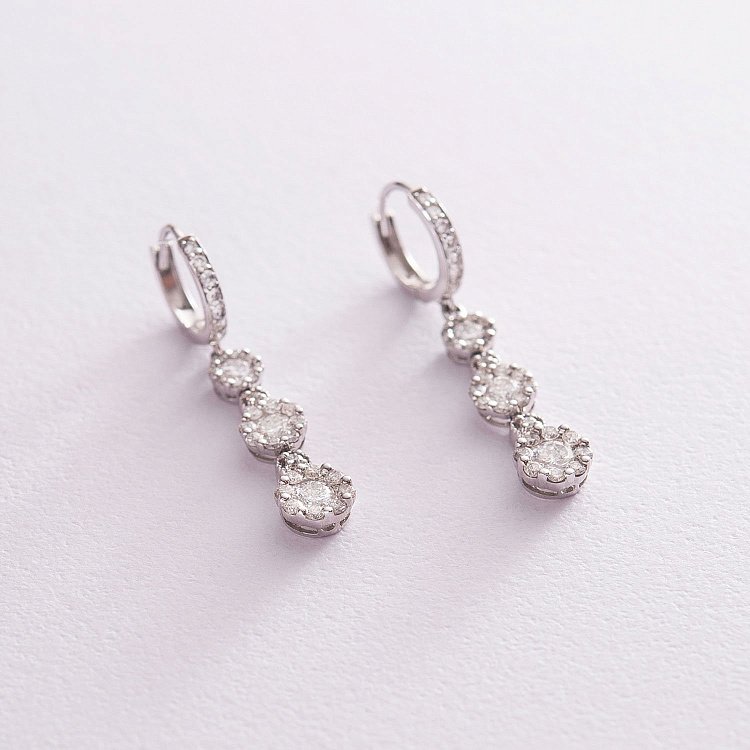 Золотые серьги с бриллиантами с310 от ювелирного магазина Оникс