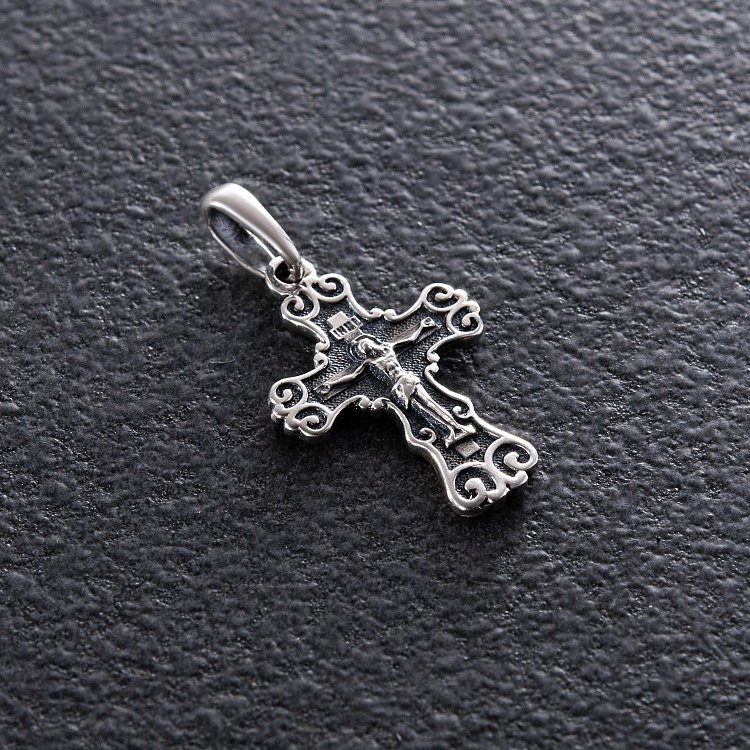 Серебряный крест с распятием (чернение) 13335 от ювелирного магазина Оникс - 1