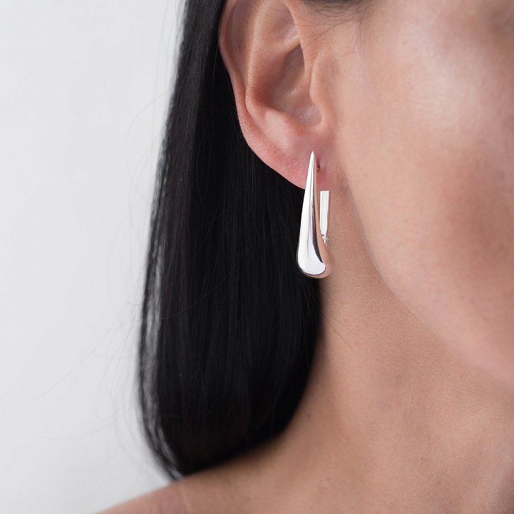 Сережки "Великі крапельки" у сріблі (3.6 см) 122495 від ювелірного магазину Онікс