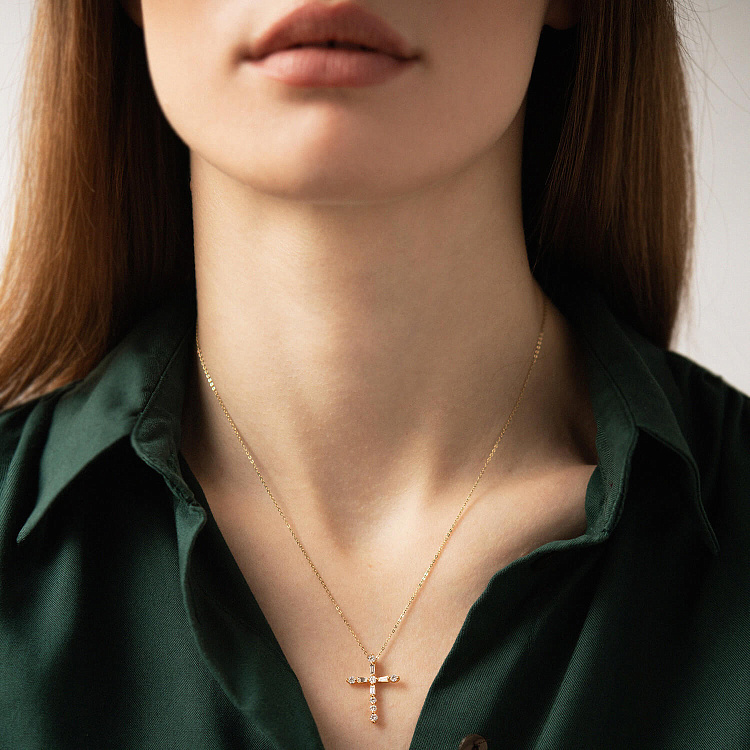 Хрестик у жовтому золоті з діамантами пб0362nl від ювелірного магазину Онікс - 1