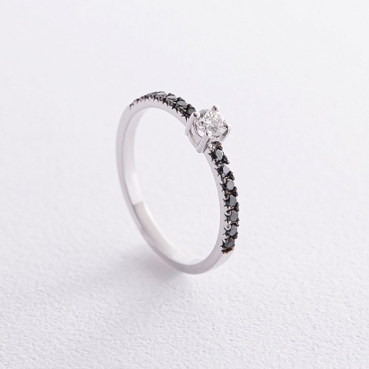 Золота каблучка з білим і чорними діамантами кб0472di від ювелірного магазину Онікс