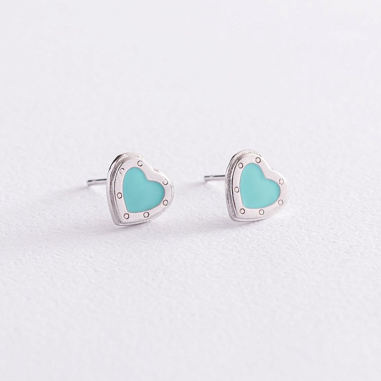 Серебряные серьги - пусеты "Сердечки" с эмалью 123054 от ювелирного магазина Оникс