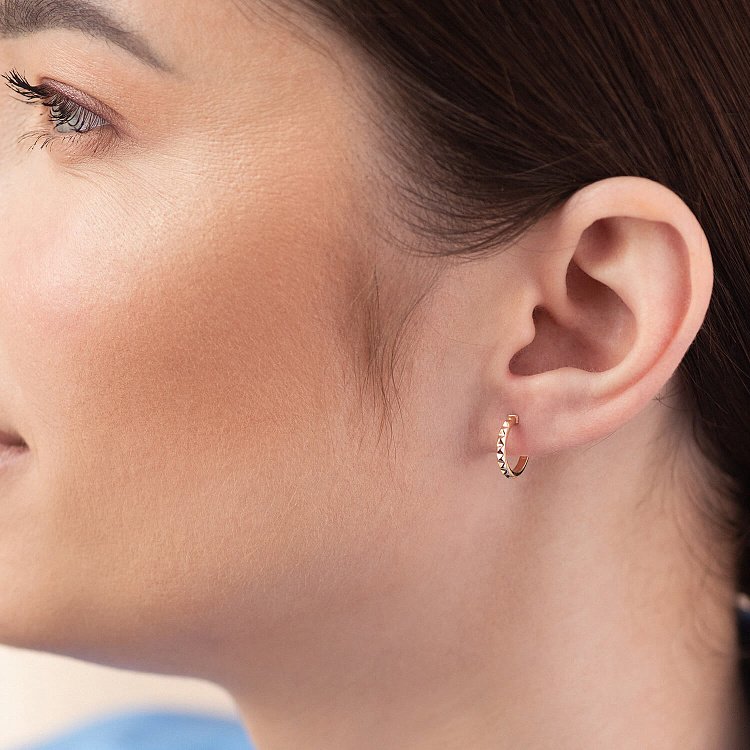 Серьги - пусеты "Mona" в желтом золоте mini с08380 от ювелирного магазина Оникс - 4