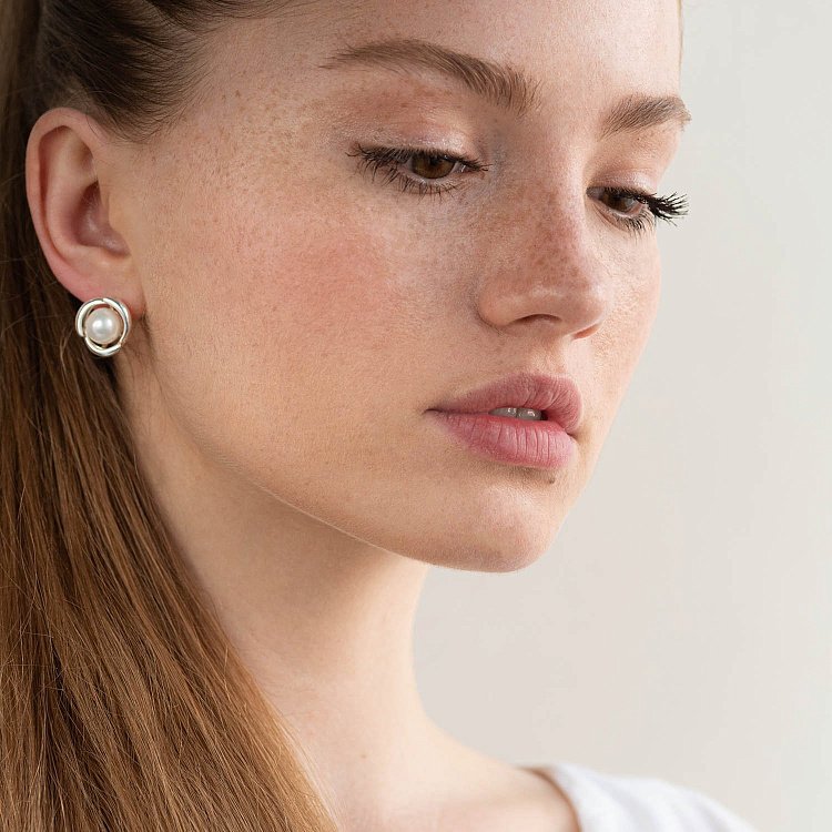 Серебряные серьги с культ. пресн. жемчугом 12828 от ювелирного магазина Оникс - 1
