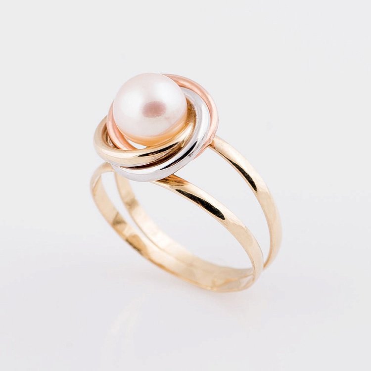 Золота каблучка з культивованими прісноводним перлами к02800 від ювелірного магазину Онікс - 2