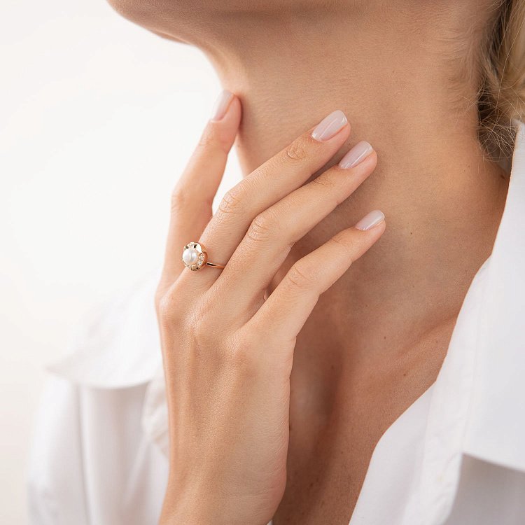 Золотое кольцо (жемчуг, фианиты) к06747 от ювелирного магазина Оникс - 5