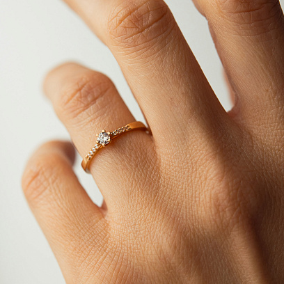 Помолвочное золотое кольцо с фианитами к08427 №4