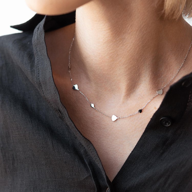 Колье "Сердечки" в белом золоте кол02232 от ювелирного магазина Оникс - 1