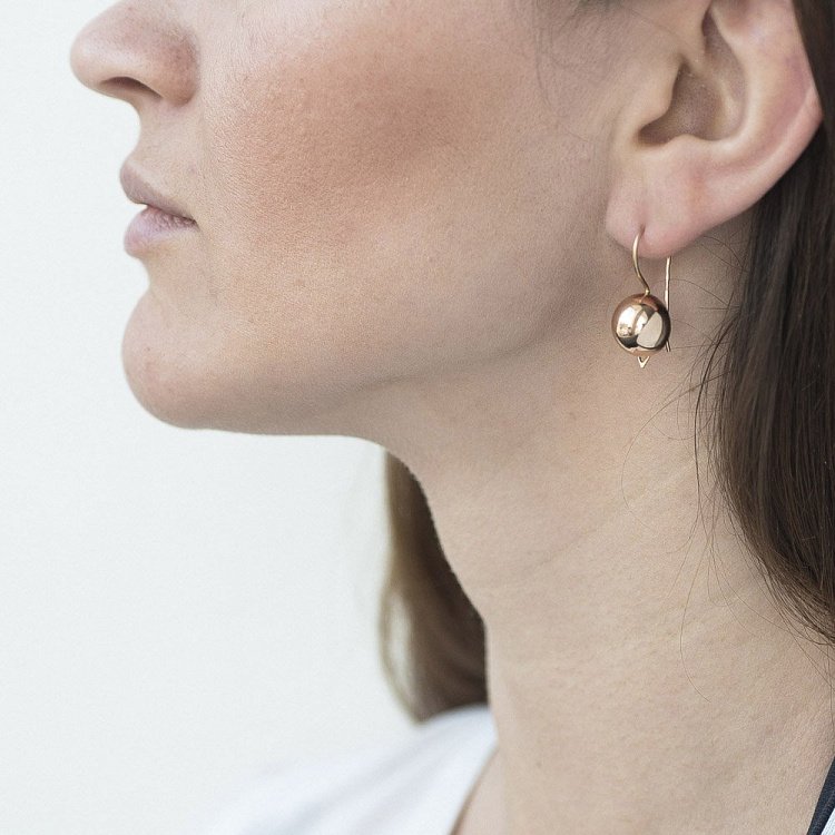 Золотые серьги с полушарами с01350 от ювелирного магазина Оникс