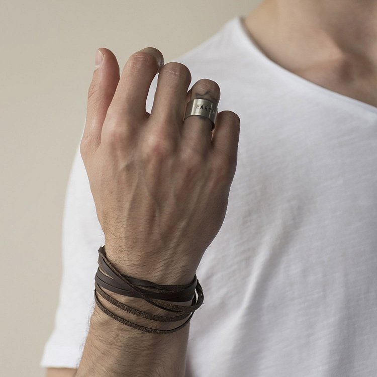 Срібна каблучка з гравіюванням "Earth" 112143earth від ювелірного магазину Онікс - 6