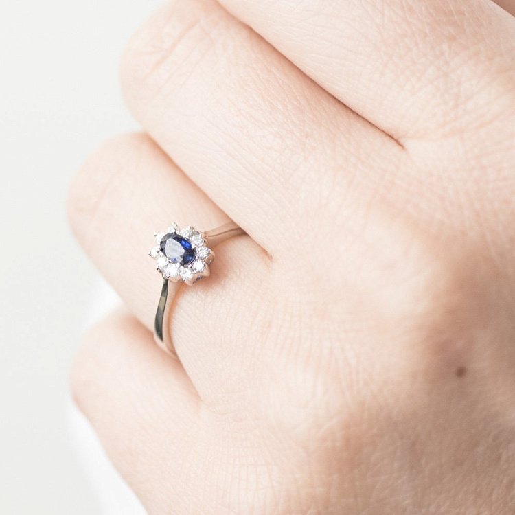 Золота каблучка з сапфірами і діамантами LDR0576-р від ювелірного магазину Онікс - 5