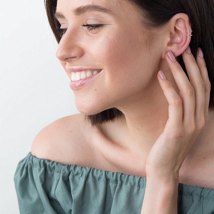 Сережка - каффа в сріблі Мінімалізм 122479 від ювелірного магазину Онікс