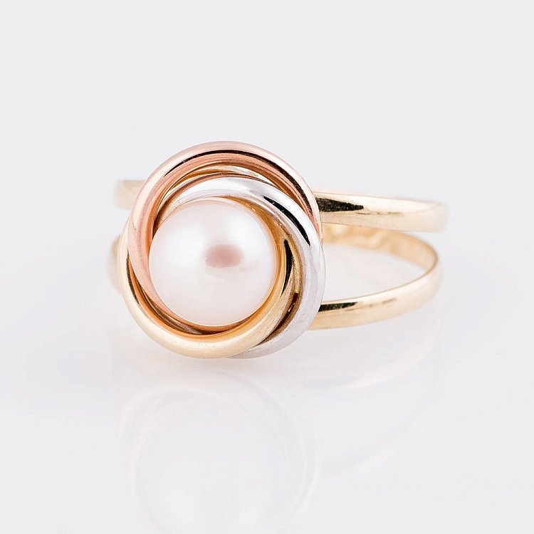 Золота каблучка з культивованими прісноводним перлами к02800 від ювелірного магазину Онікс - 1