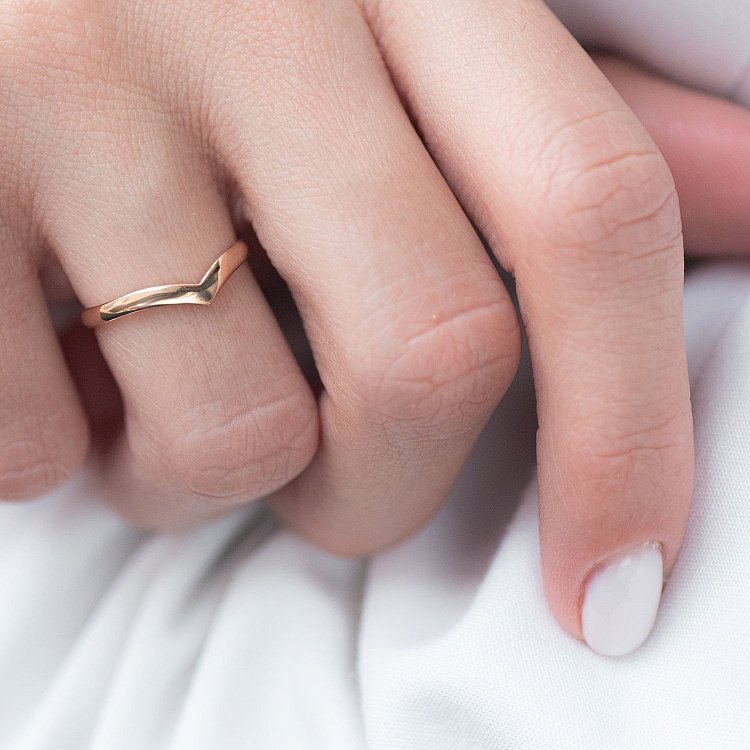 Каблучка "Мінімалізм" в червоному золоті к06704 від ювелірного магазину Онікс - 3