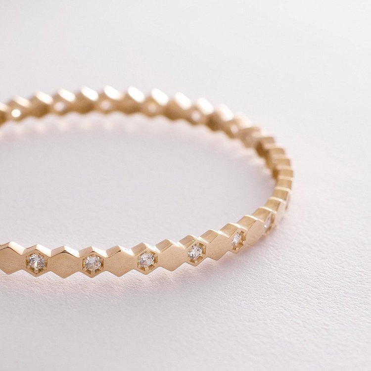 Жорсткий золотий браслет з фіанітами б04189 від ювелірного магазину Онікс - 1