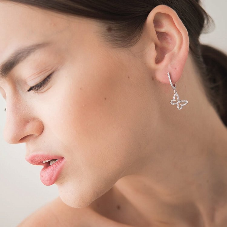 Срібні сережки "Метелики" з фіанітами 121751 від ювелірного магазину Онікс