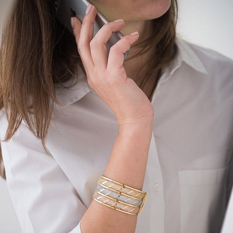 Жіночий браслет з жовтого і білого золота з фіанітами б01121 від ювелірного магазину Онікс - 4