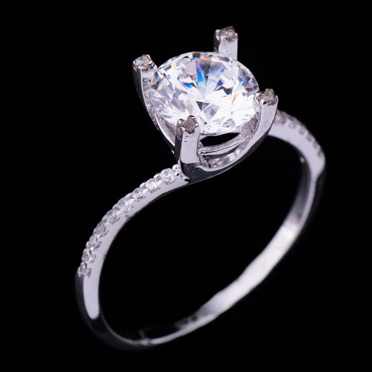 Срібний перстень з фіанітами (родій) 111589 від ювелірного магазину Онікс - 1