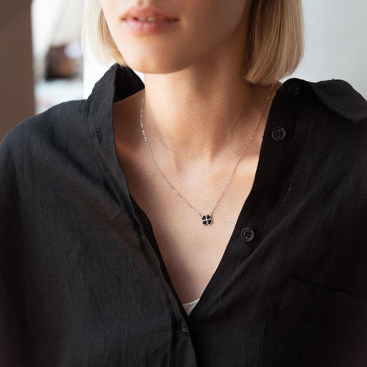 Срібне кольє "Конюшина" (чорна емаль) 181209 від ювелірного магазину Онікс - 5