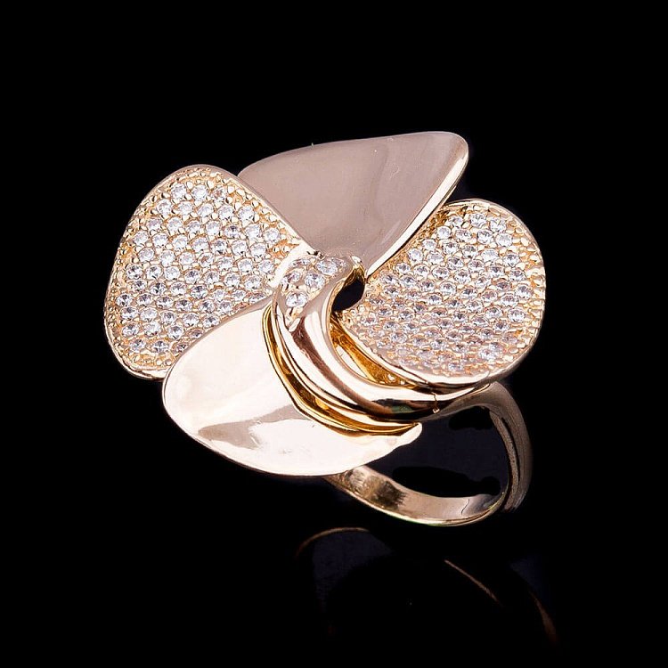 Золотое кольцо "Клевер" с фианитами к04291 от ювелирного магазина Оникс - 2