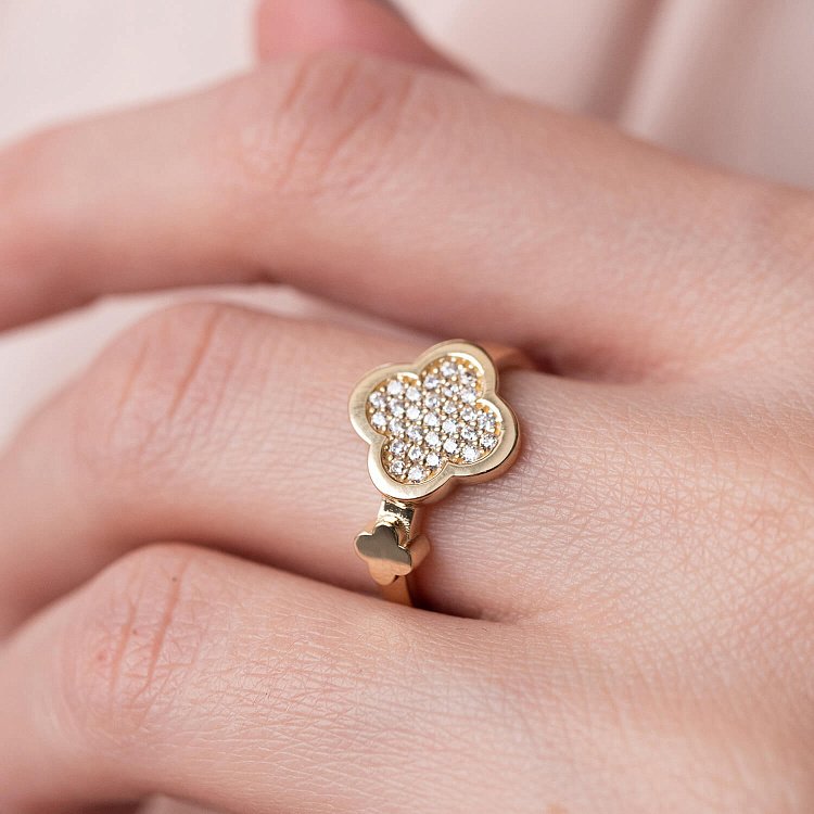 Каблучка "Конюшина" в жовтому золоті (фіаніти) к06989 від ювелірного магазину Онікс - 3