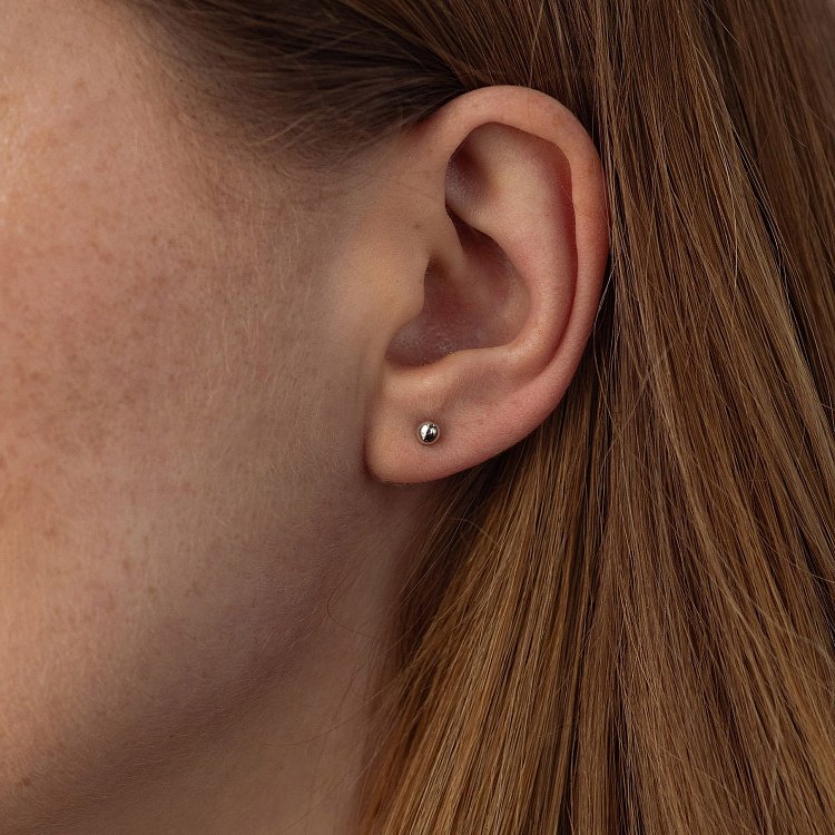 Серьги - пусеты "Шарики" в серебре (0.4 см) 122892 от ювелирного магазина Оникс - 4