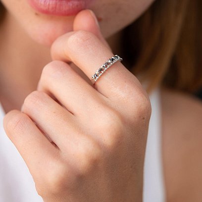 Каблучка "Сердечки" в білому золоті (чорні фіаніти) к07053 №4