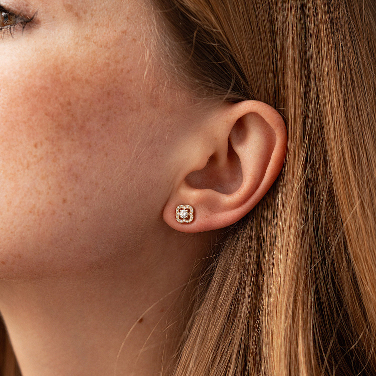 Серьги - пусеты "Клевер" с фианитами (желтое золото) с09176 от ювелирного магазина Оникс - 4