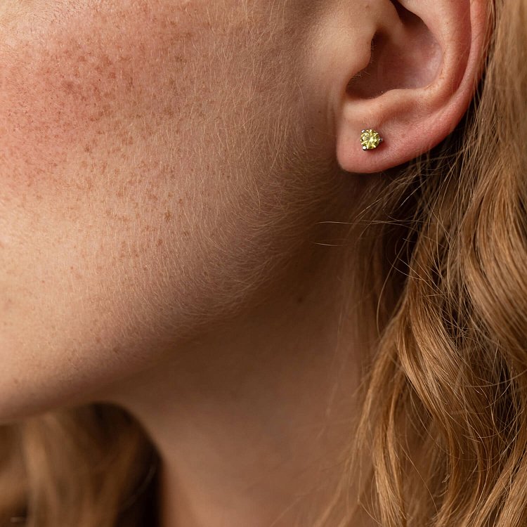 Срібні сережки - пусети (блакитне та жовте каміння) 502 від ювелірного магазину Онікс - 3