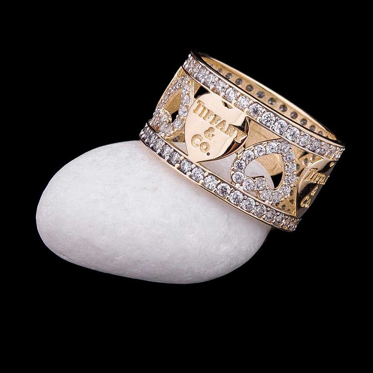 Золота каблучка з фіанітами к04709 від ювелірного магазину Онікс - 3