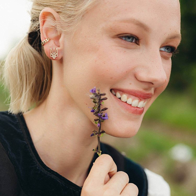 Асиметричні золоті сережки "Герб України - Тризуб" с07949 від ювелірного магазину Онікс