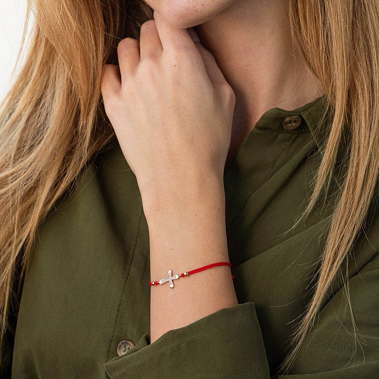 Золотой браслет "Крестик" с красной нитью (фианиты) б05139 от ювелирного магазина Оникс - 1