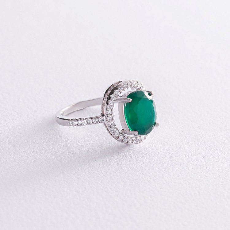 Серебряное кольцо с хризопразом и фианитами 111508 от ювелирного магазина Оникс