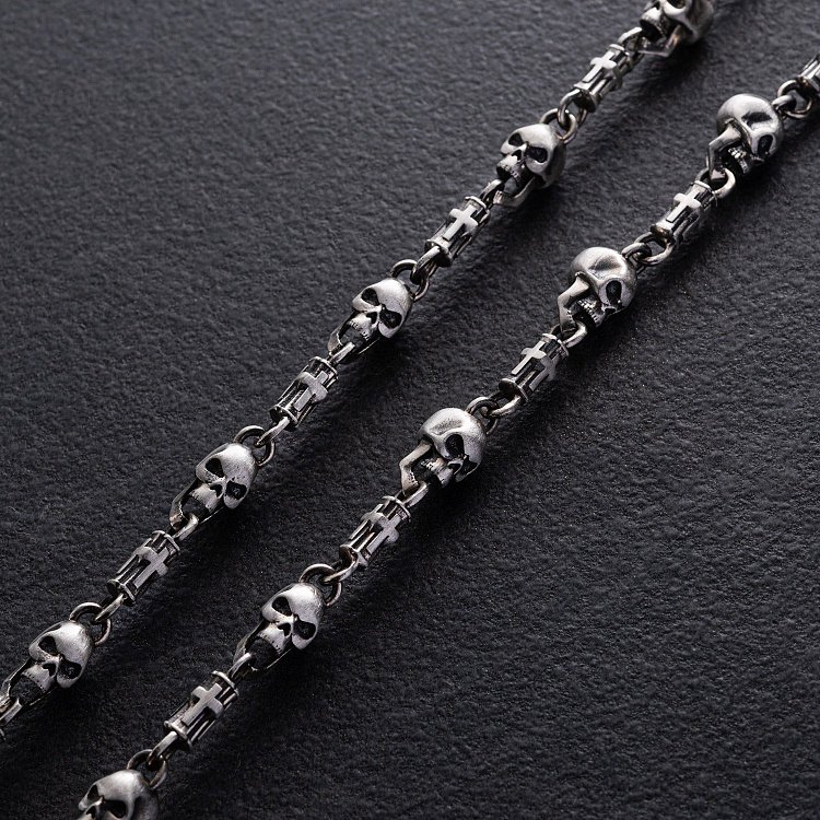 Серебряное колье "Черепа" 364 от ювелирного магазина Оникс