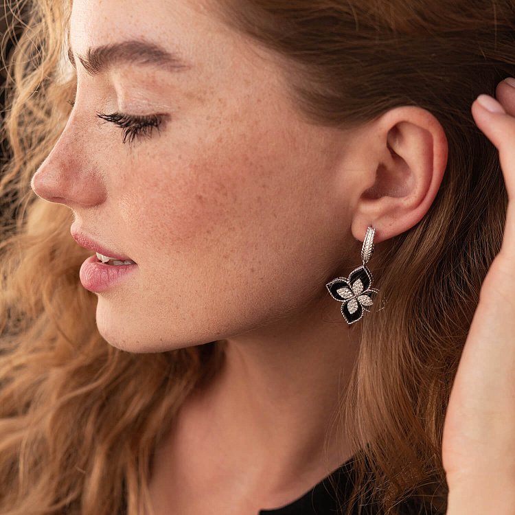 Срібні сережки "Конюшина" (фіаніти, полімер) 123250 від ювелірного магазину Онікс - 3