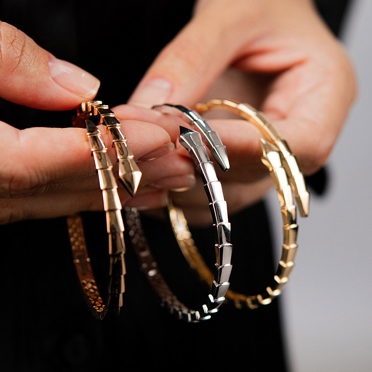 Жорсткий браслет "Змія" у червоному золоті б05728 від ювелірного магазину Онікс - 4