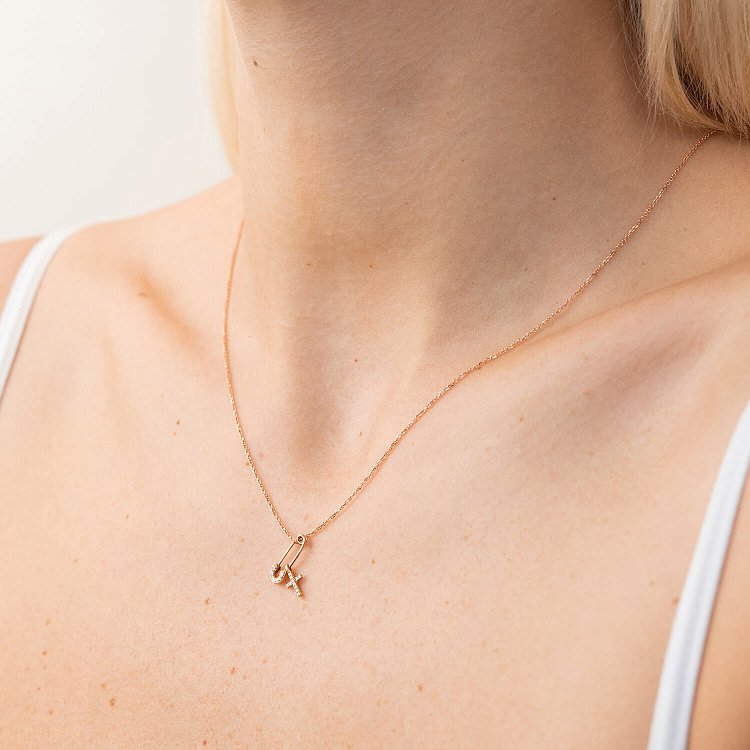 Золотая булавка с крестиком (бриллиант) закб0003ch от ювелирного магазина Оникс - 1