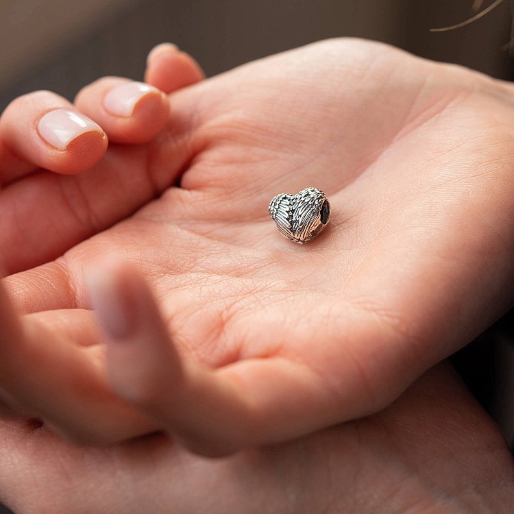 Срібний шарм "Серце" 132068 від ювелірного магазину Онікс - 1