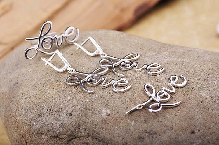 Серьги "Love" 12624 - 1 Серьги "Love" 12624 от ювелирного магазина Оникс - 1