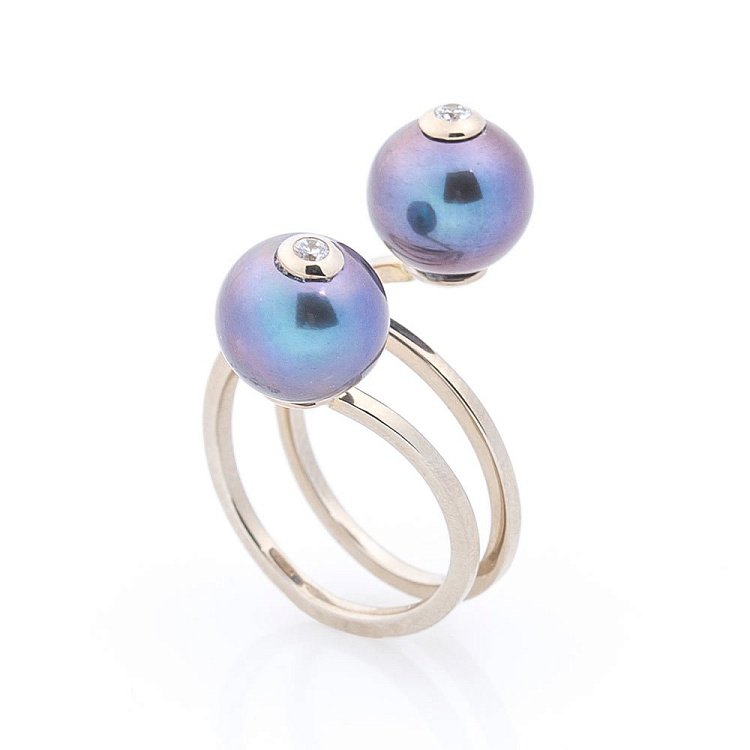 Золотое двойное кольцо с жемчугом и фианитами 04-2884.0.4640 от ювелирного магазина Оникс