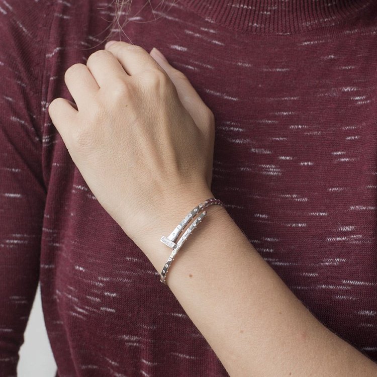 Серебряный браслет "Гвоздь" с фианитами 141150 от ювелирного магазина Оникс