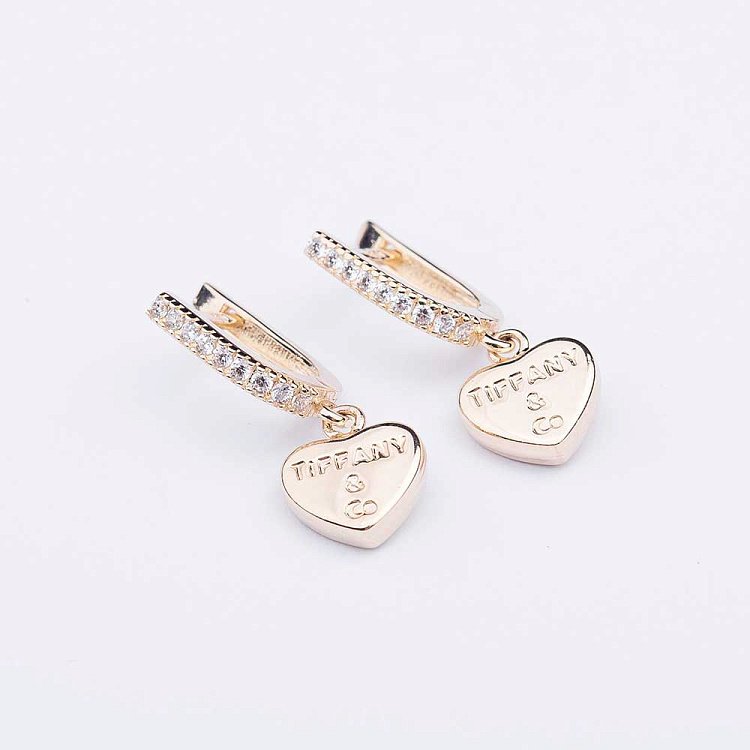 Золоті сережки з фіанітами с04147 від ювелірного магазину Онікс - 1