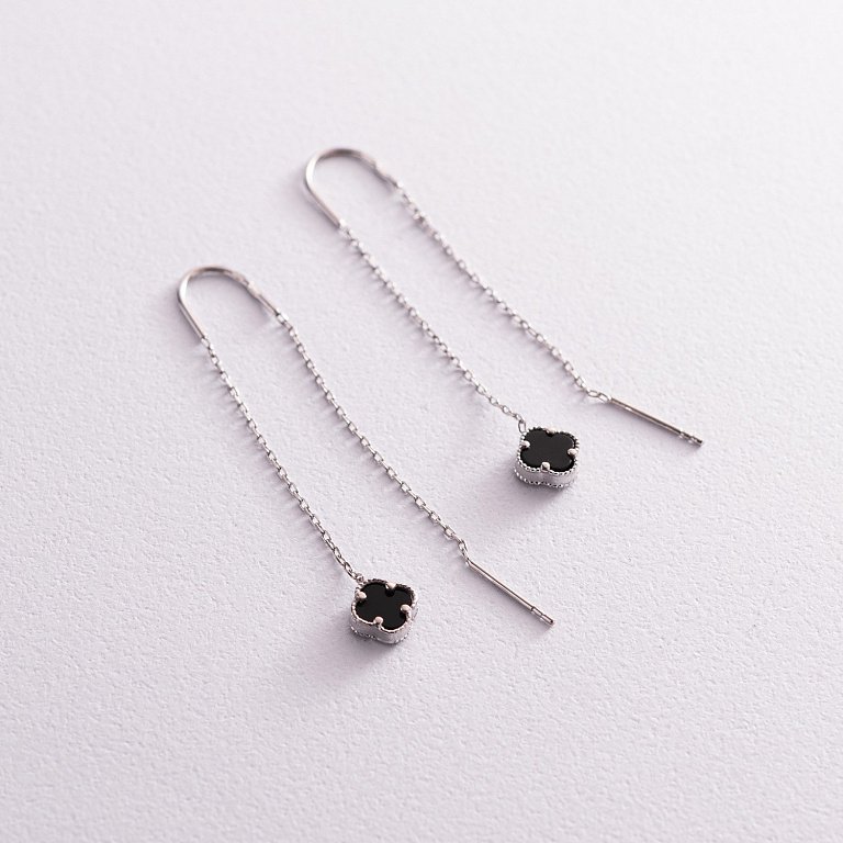 Жартасты секс жаңғағы BDSM құлының суреті