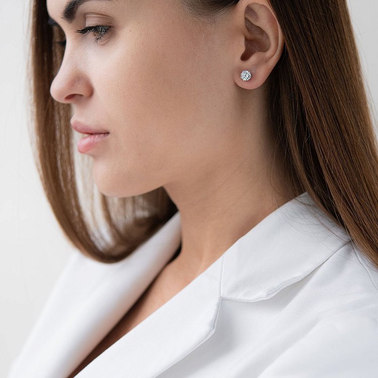 Золотые серьги-гвоздики с фианитами с05182 от ювелирного магазина Оникс - 1