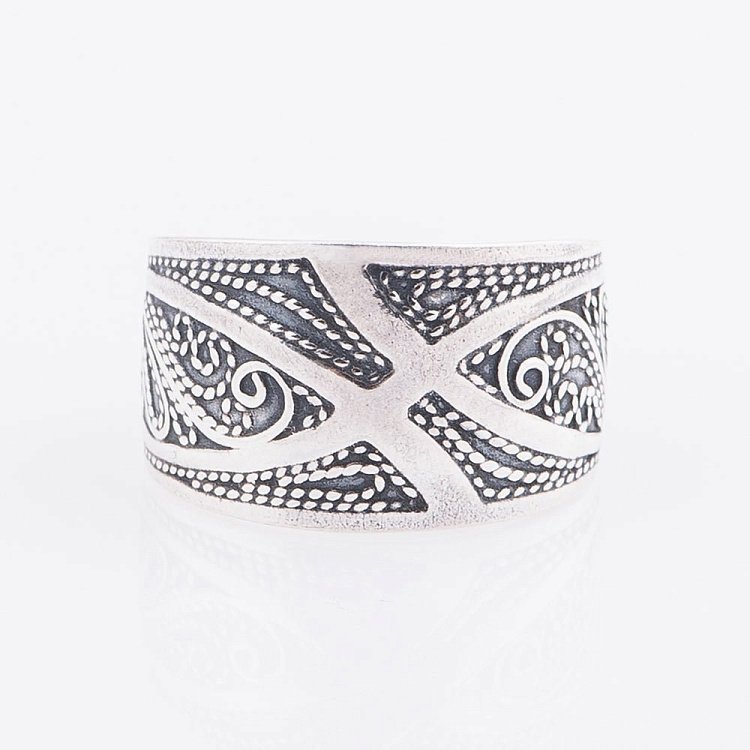 Серебряное кольцо 11045 от ювелирного магазина Оникс - 1