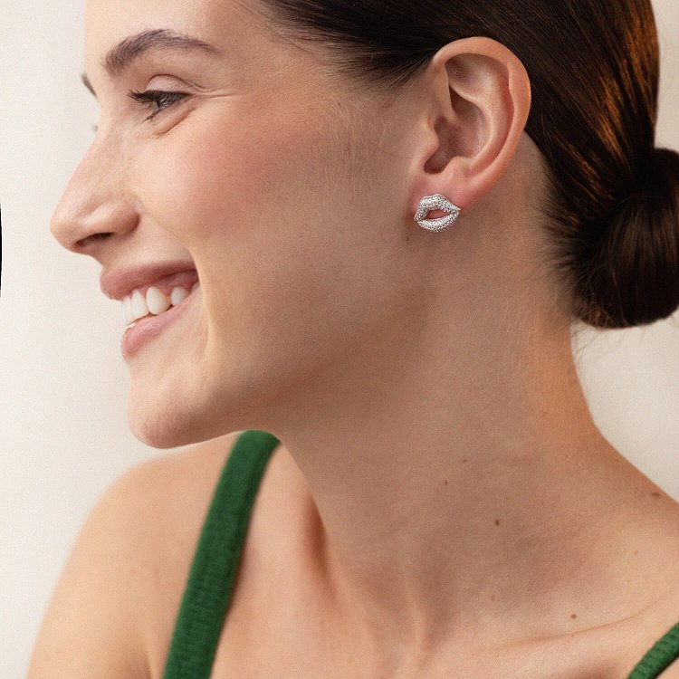 Срібні сережки - пусети "Губки" з фіаніти 121672 від ювелірного магазину Онікс - 1