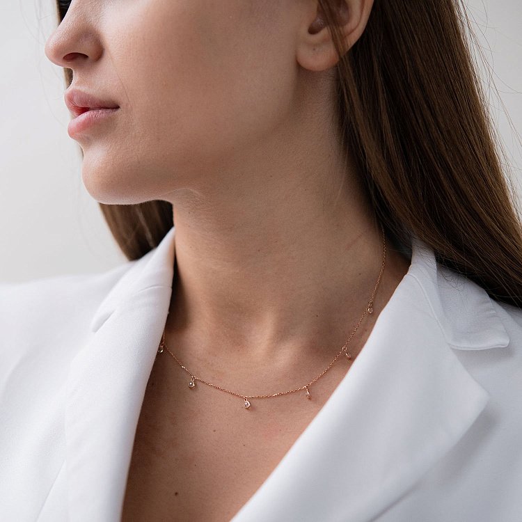 Колье из красного золота с фианитами кол01789 от ювелирного магазина Оникс - 1