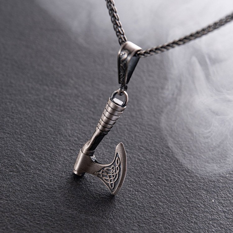 Срібний кулон "Секіра Перуна" 093 від ювелірного магазину Онікс