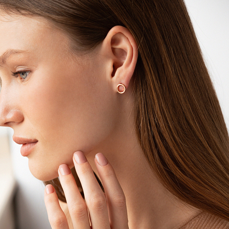 Сережки - пусети "Кругообіг" у червоному золоті с08306 від ювелірного магазину Онікс - 5