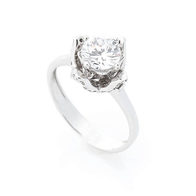 Золотое кольцо с фианитом к01875 от ювелирного магазина Оникс